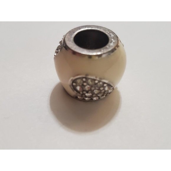 Brighton White Heart Charm - Picture 3 of 3